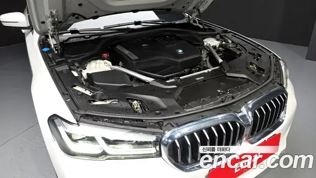BMW 5 Series 2022 — Photo 1/20