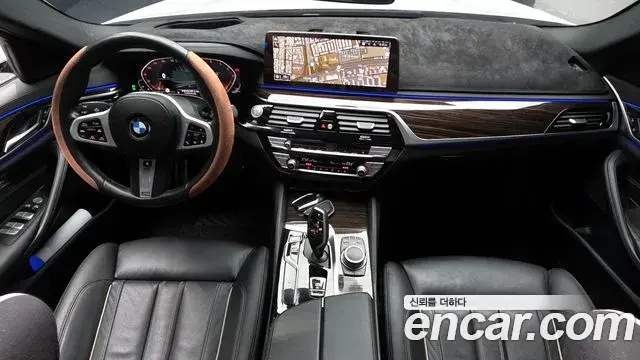 BMW 5 Series 2022 — Photo 19/20