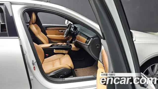 Volvo S90 2018 — Şəkil 19/20