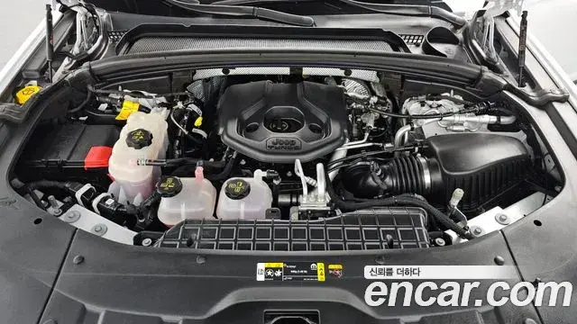 Jeep Grand Cherokee 2023 — Photo 18/20