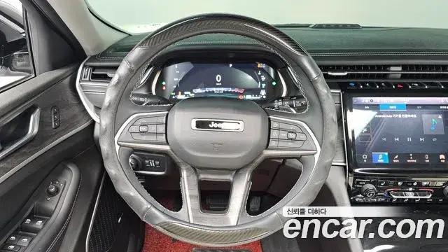 Jeep Grand Cherokee 2023 — Photo 5/20