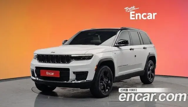Jeep Grand Cherokee 2023 — Photo 2/20