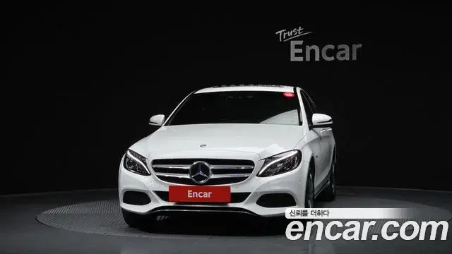 Mercedes-Benz C-Class 2018 — Photo 4/20