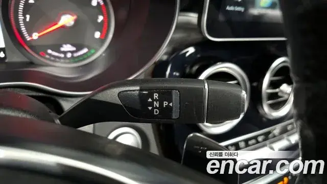 Mercedes-Benz C-Class 2018 — Photo 13/20