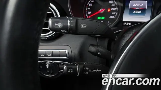 Mercedes-Benz C-Class 2018 — Photo 3/20