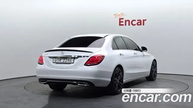 Mercedes-Benz C-Class 2018 — Şəkil 8/20