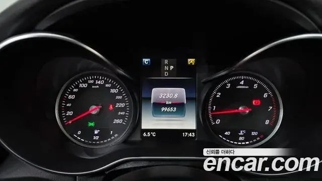 Mercedes-Benz C-Class 2018 — Şəkil 10/20