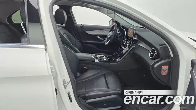 Mercedes-Benz C-Class 2018 — Şəkil 15/20