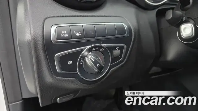Mercedes-Benz C-Class 2018 — Şəkil 17/20