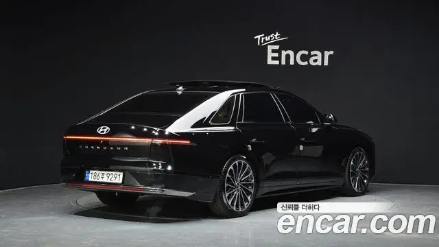 Hyundai Grandeur Hybrid 2023 — Şəkil 16/20