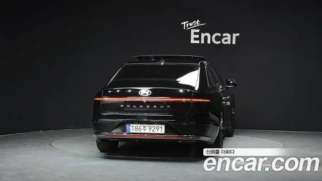 Hyundai Grandeur Hybrid 2023 — Şəkil 19/20