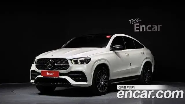 Mercedes-Benz GLE-Class 2022 — ფოტო 17/20