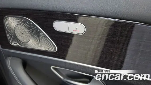 Mercedes-Benz GLE-Class 2022 — ფოტო 3/20