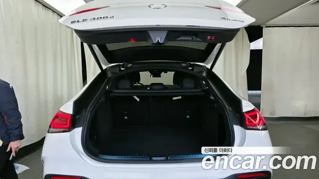 Mercedes-Benz GLE-Class 2022 — ფოტო 14/20