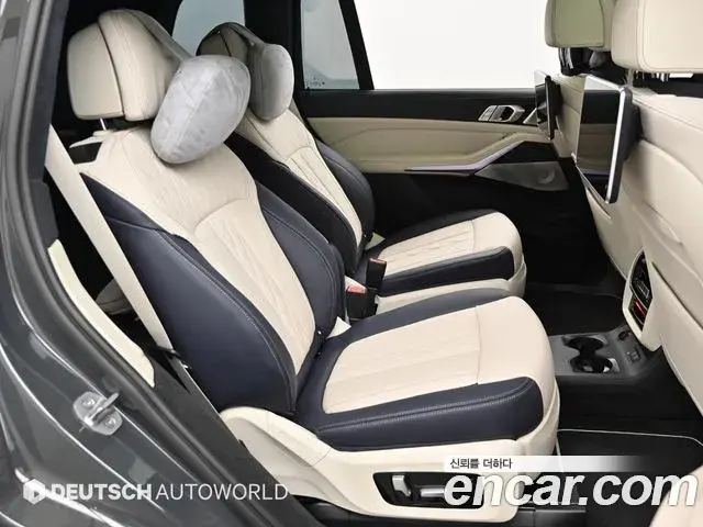 BMW X7 2022 — ფოტო 9/20