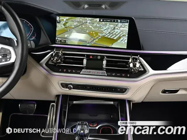 BMW X7 2022 — ფოტო 16/20