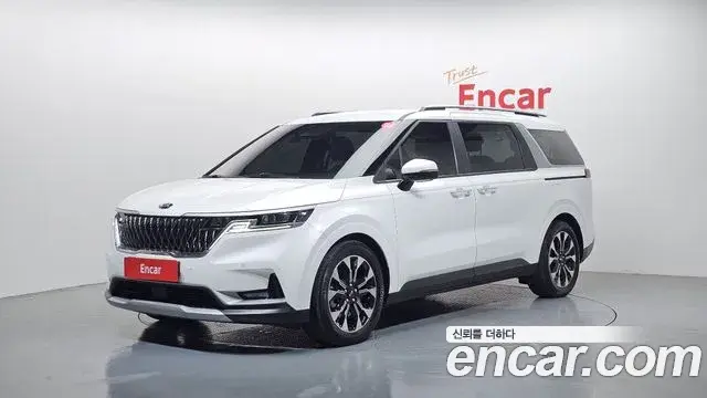 Kia Carnival 2021 — Фото 1/20