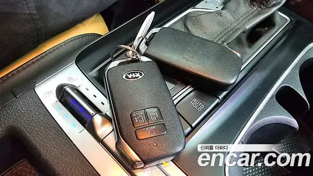 Kia Carnival 2021 — Фото 19/20