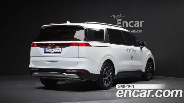 Kia Carnival 2022 — Photo 2/20