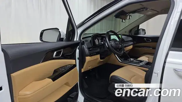 Kia Carnival 2022 — Photo 10/20