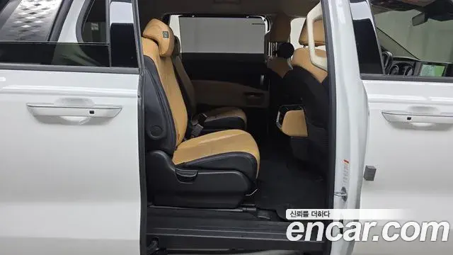 Kia Carnival 2022 — Photo 12/20