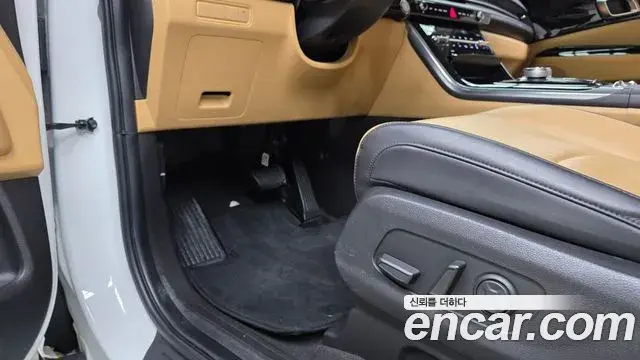 Kia Carnival 2022 — Photo 17/20