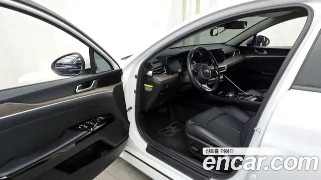 Kia K5 2020 — Şəkil 17/20