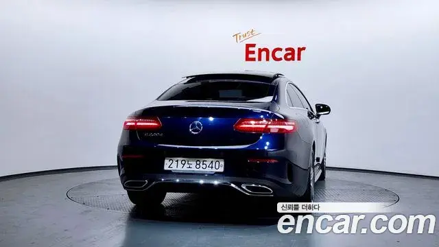 Mercedes-Benz E-Class 2018 — ფოტო 10/20