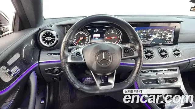 Mercedes-Benz E-Class 2018 — ფოტო 19/20