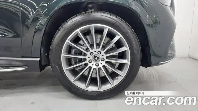 Mercedes-Benz GLE-Class 2025 — Фото 4/17