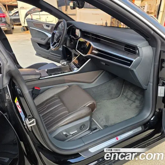 Audi A7 2021 — Şəkil 17/18