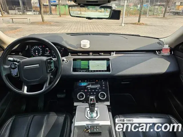 Land Rover Range Rover Evoque 2020 — ფოტო 18/20