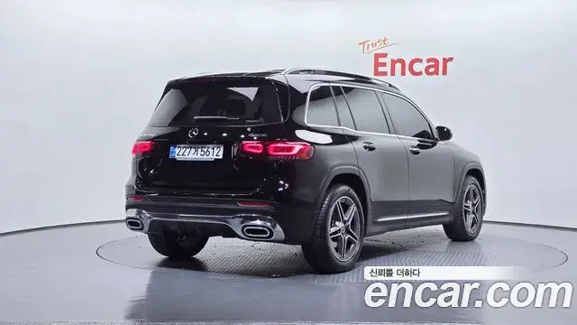 Mercedes-Benz GLB-Class 2023 — ფოტო 6/20