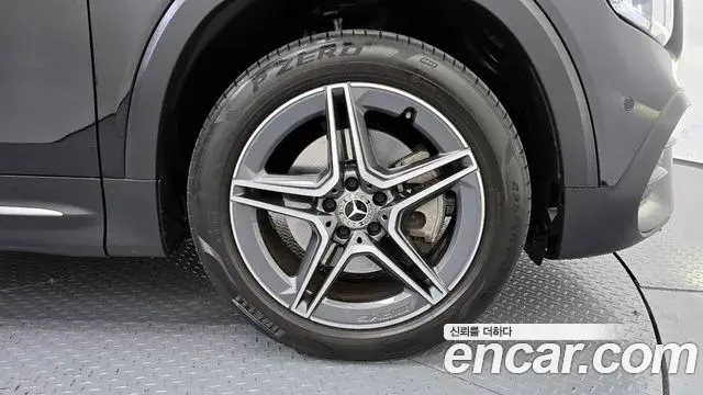 Mercedes-Benz GLB-Class 2023 — ფოტო 3/20