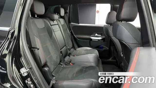 Mercedes-Benz GLB-Class 2023 — ფოტო 14/20