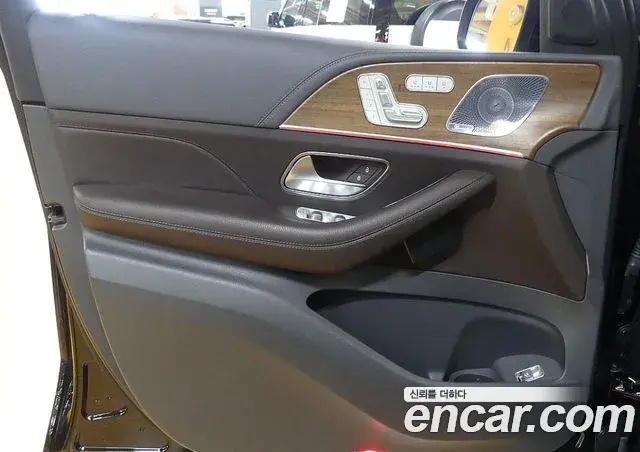 Mercedes-Benz GLE-Class 2020 — Şəkil 8/20