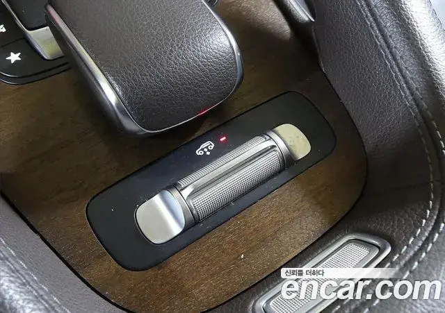 Mercedes-Benz GLE-Class 2020 — Şəkil 16/20