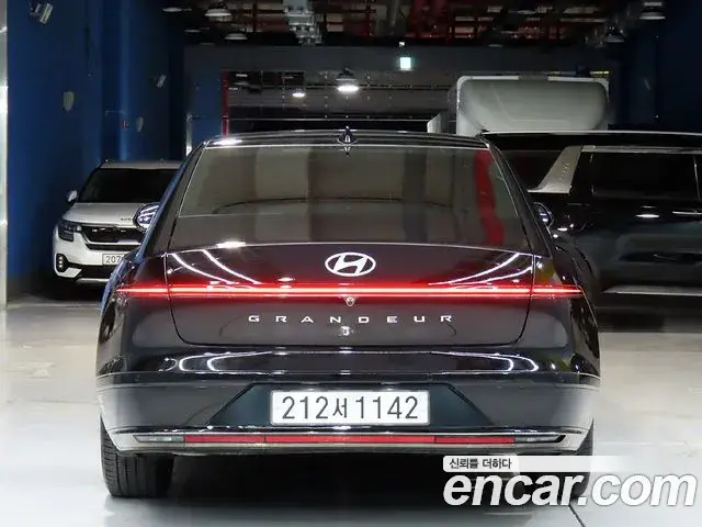 Hyundai Grandeur Hybrid 2023 — Şəkil 17/20