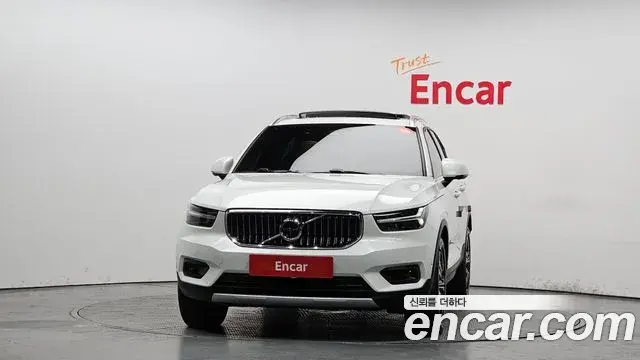 Volvo XC40 2021 — Фото 3/20