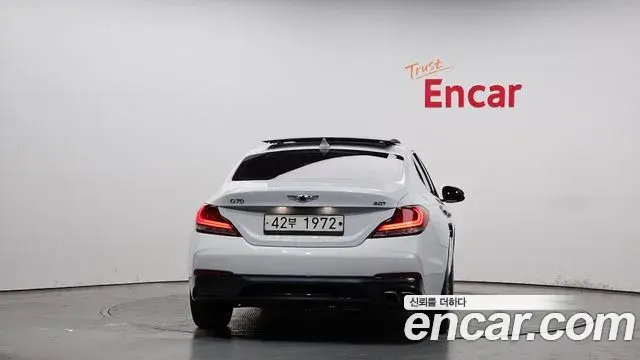 Genesis G70 2018 — Photo 10/20