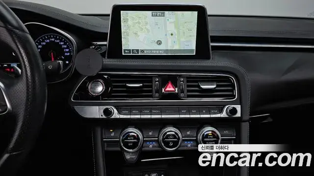 Genesis G70 2018 — Photo 8/20
