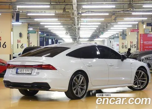 Audi A7 2022 — ფოტო 3/20