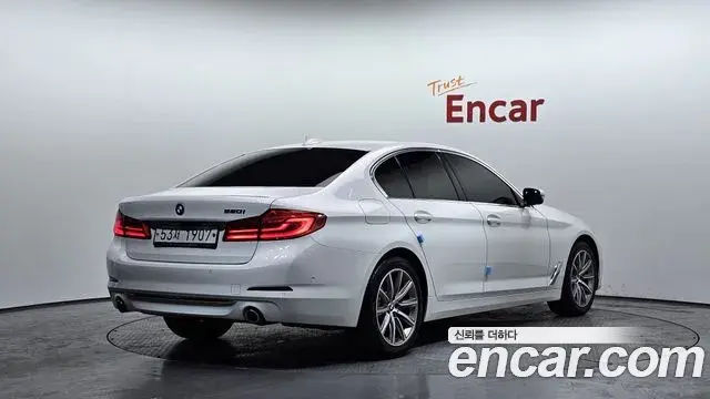 BMW 5 Series 2019 — Şəkil 16/20