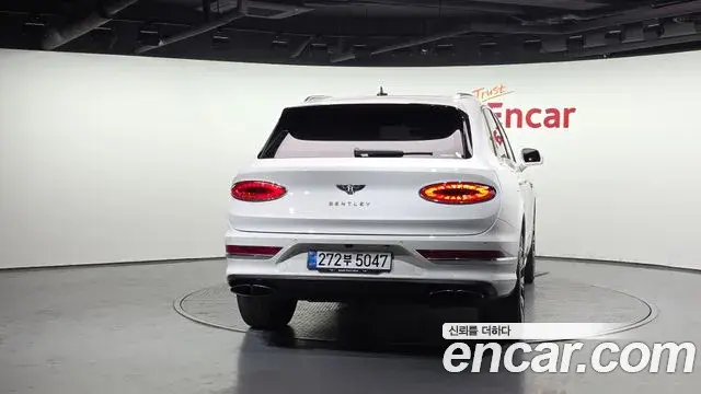 Bentley Bentayga 2022 — Şəkil 20/20