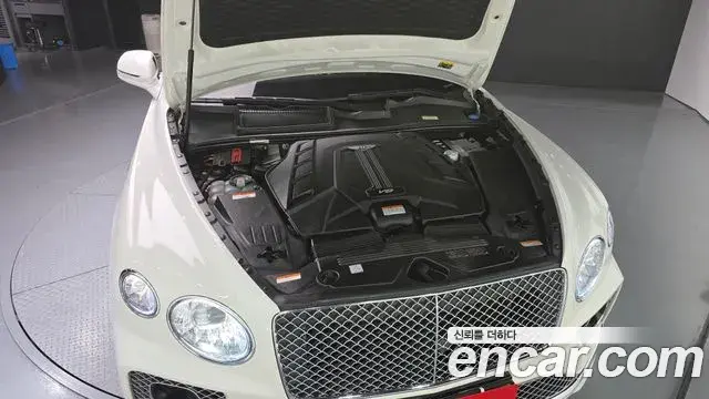 Bentley Bentayga 2022 — Şəkil 10/20