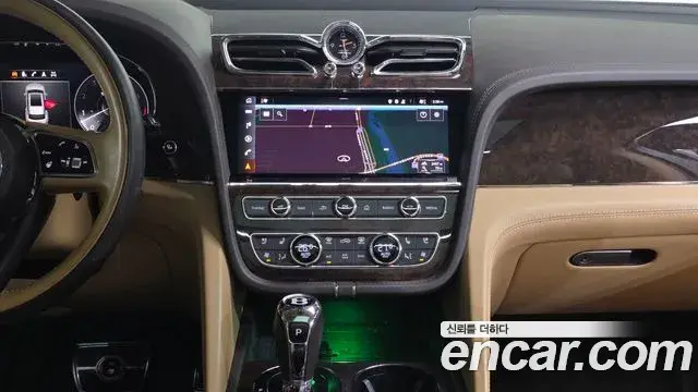 Bentley Bentayga 2022 — Şəkil 7/20