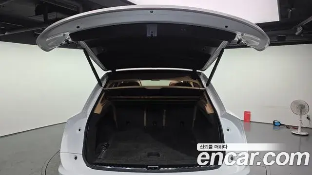 Bentley Bentayga 2022 — Şəkil 13/20