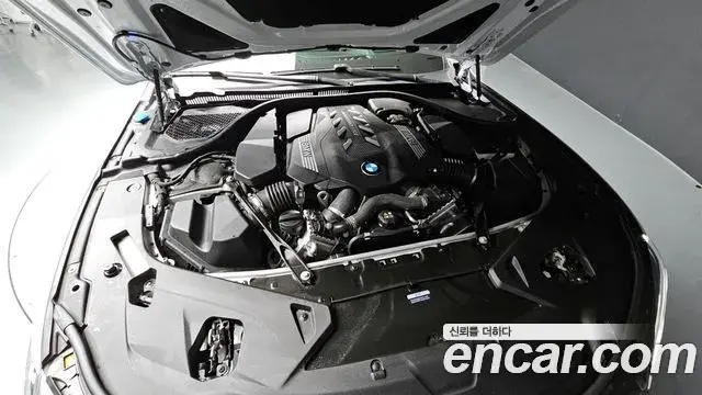 BMW 8 Series 2025 — ფოტო 10/20