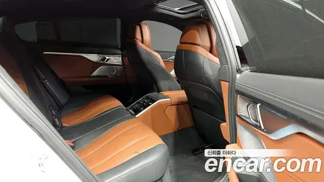 BMW 8 Series 2025 — ფოტო 12/20