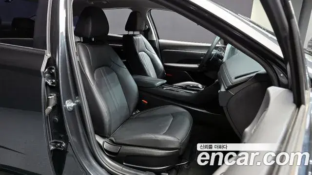 Hyundai Sonata Hybrid 2020 — Photo 7/20